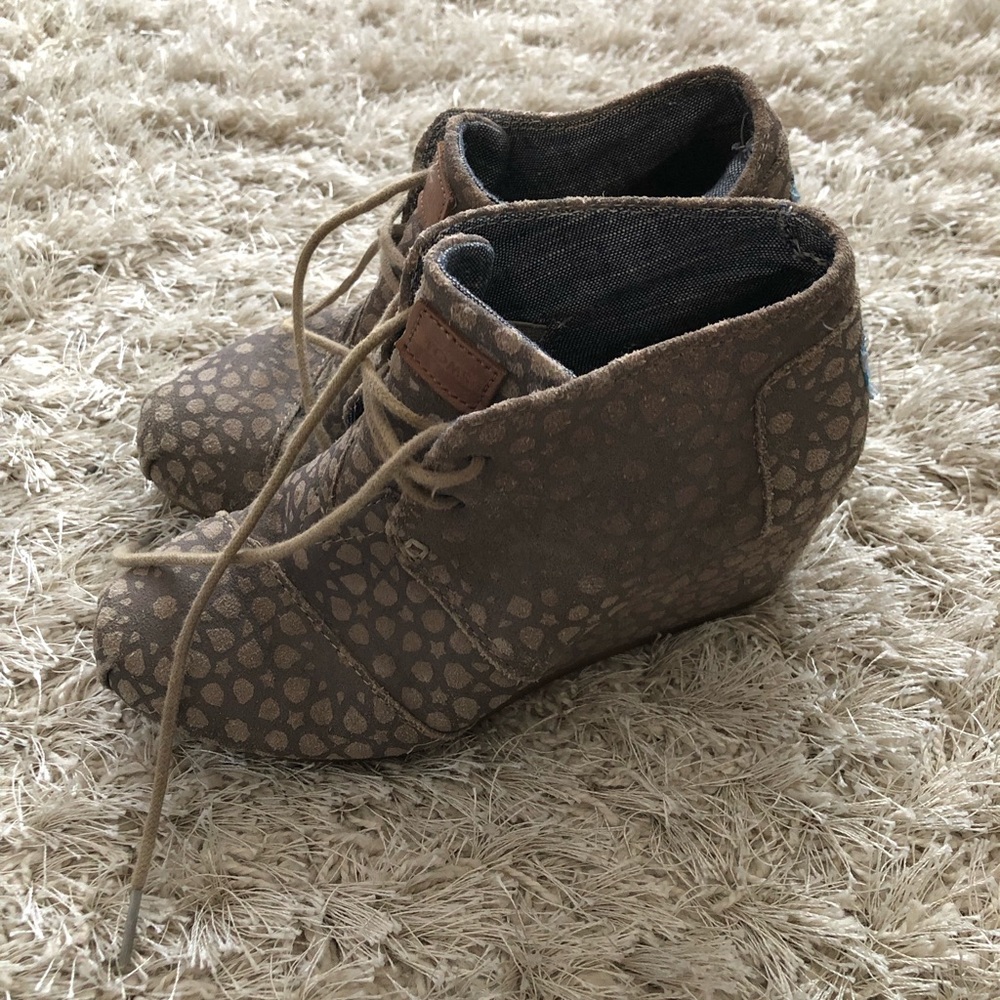 Toms desert wedge